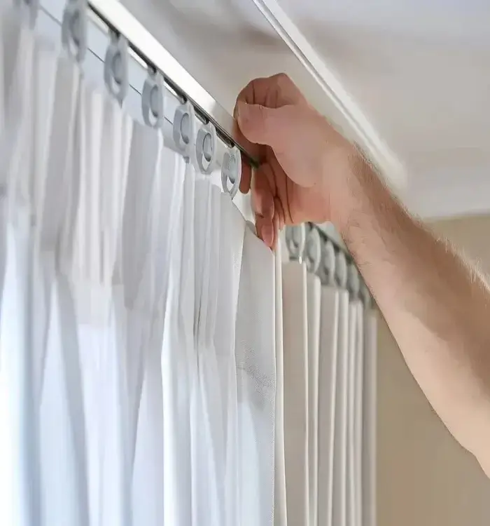Curtain-Installation (2)