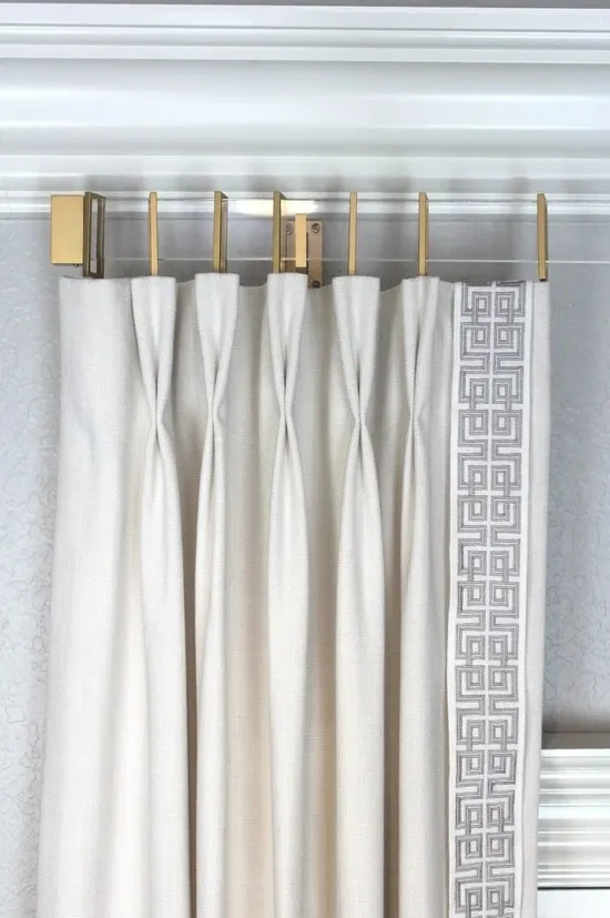Best-Quality-Curtain-Hooks (1)