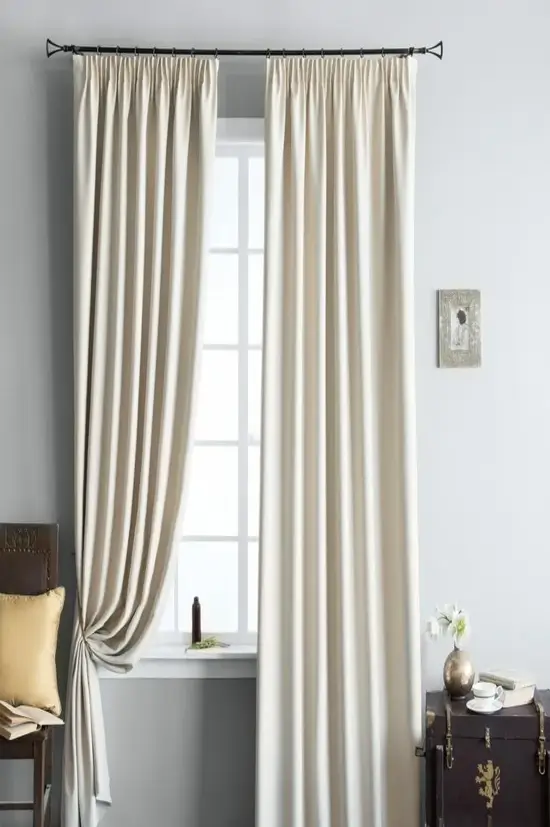 White-curtains-in-the-interior