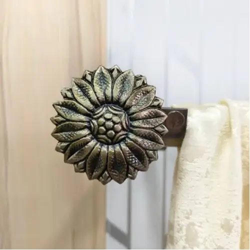 Finials & Decorative Accessories